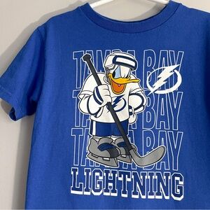 NHL x Disney Tshirt - Tampa Bay Lightning x Donald Duck - youth size 5/6